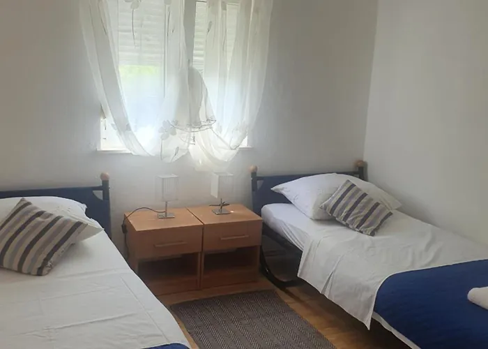 Ana I Mia Apartament *